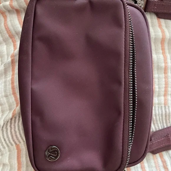 Lululemon Athletica Brown Crossbody Bag with Durable Design - Picture 2 of 7